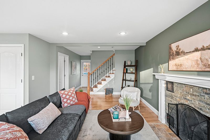 5th image of 48 Quincy Street