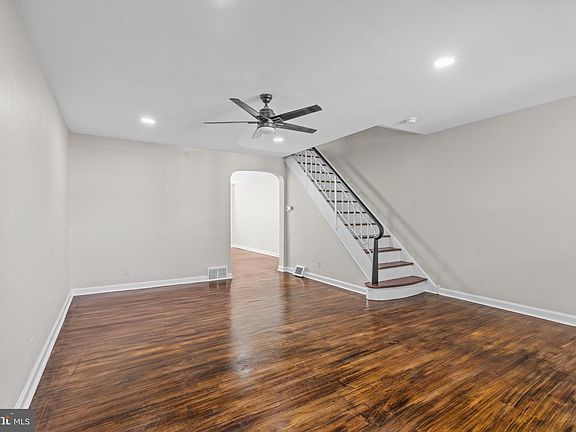 2nd image of 114 E Cheltenham Ave