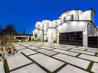 22745 Califa St, Woodland Hills, CA 91367