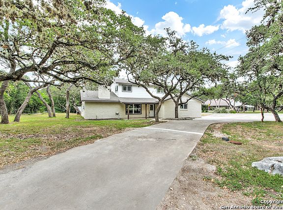 4th image of 7922 Shady Hollow Ln