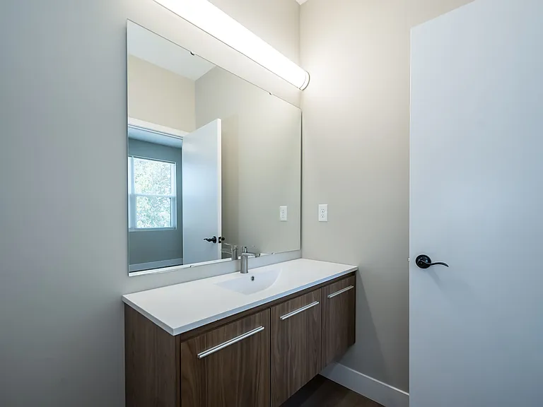 2182 Forest Ave — Photo 8