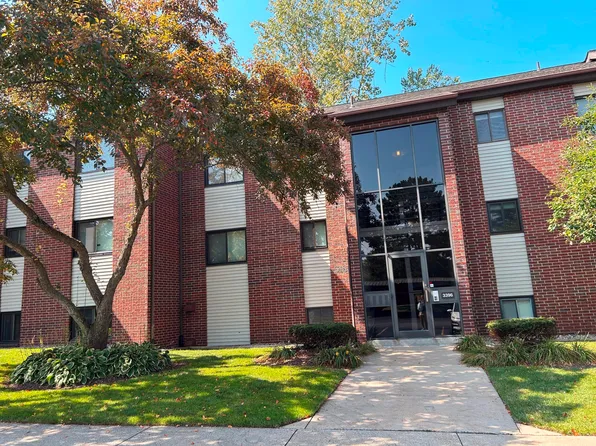3396 Devonwood Hls NE APT C, Grand Rapids, MI 49525
