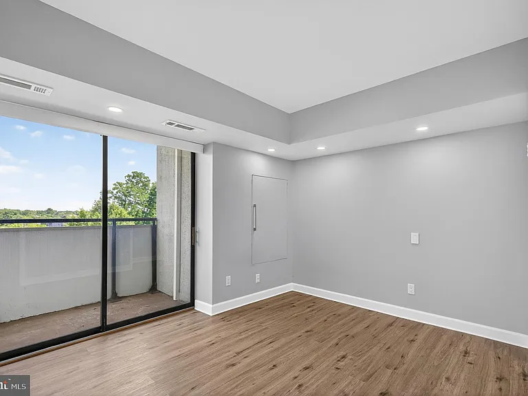 5300 Columbia Pike #701 — Photo 38