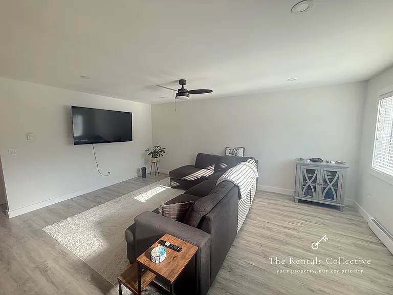 3758 Sefton St — Photo 7
