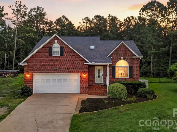 157 Whittington Ridge Dr, Taylorsville, NC 28681