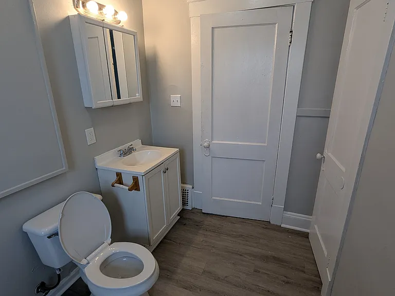 10809 Reno Ave #UP — Photo 7