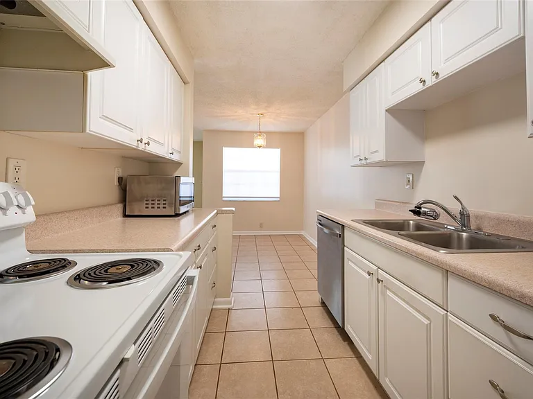 930 Mandarin Isle — Photo 15