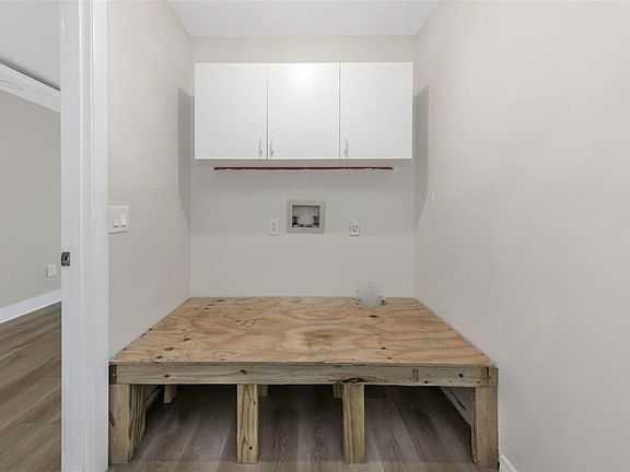 5th image of 4030 Fieldgreen Pl