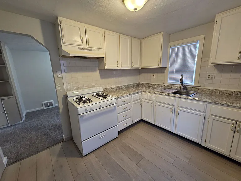 338 La Motte Ln — Photo 6