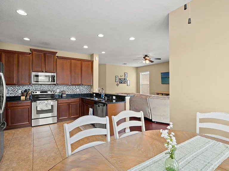 7506 Forest Mere Dr — Photo 12