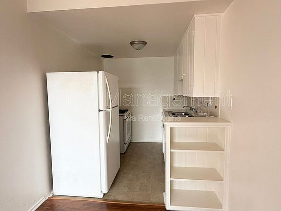4th image of 7036 Hawthorn Ave #10