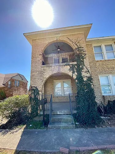 2424 W Jefferson Blvd Photo 1