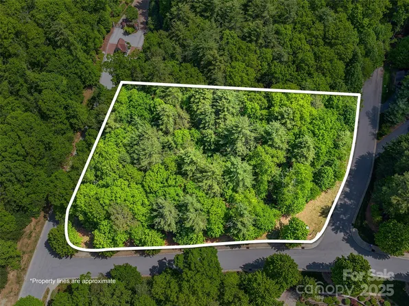 404 Coopers Hawk Dr, Asheville, NC 28803