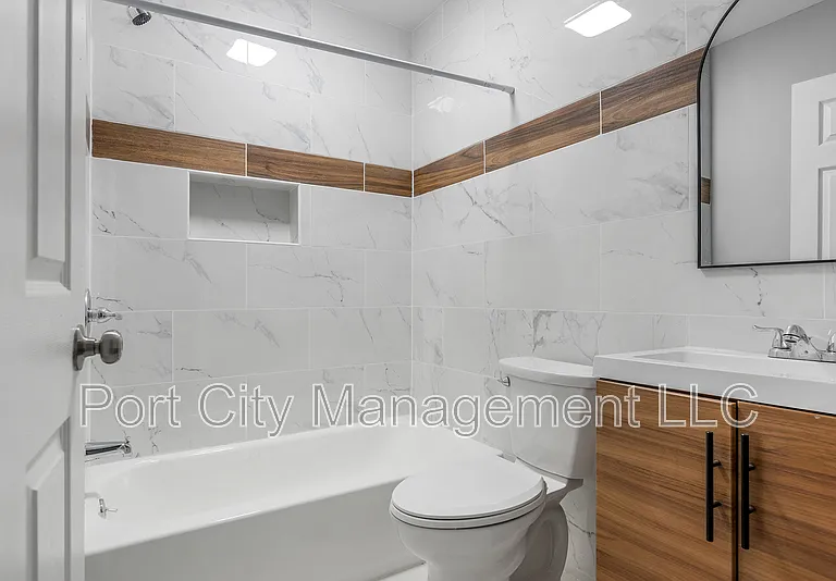 1334 N Luzerne Ave — Photo 21