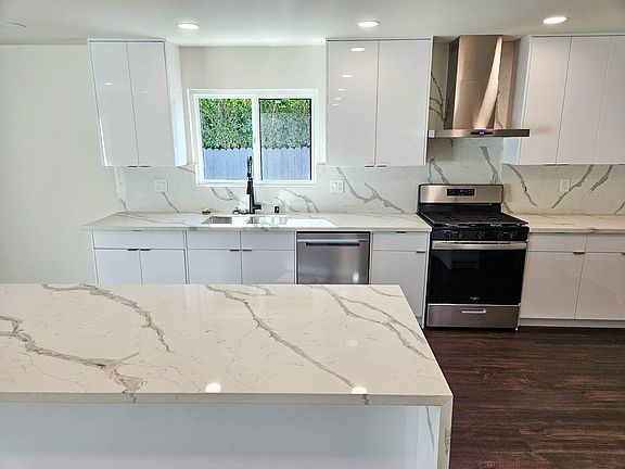 4th image of 12948 Lull St