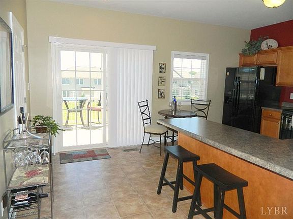 5th image of 113 Logan Ln