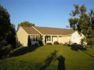 2928 Copper Mountain Ct, Green Bay, WI 54313