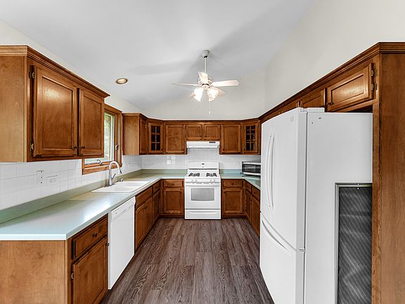4th image of 21147 Hunter Woods Dr