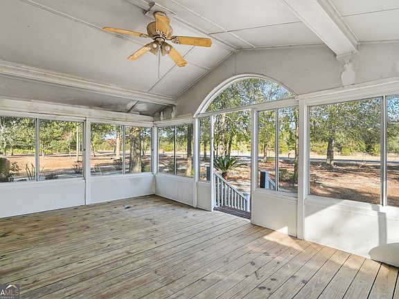 3rd image of 492 Doctortown Rd