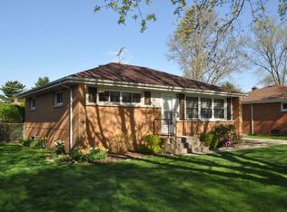 1192 Indian Dr, Elgin, IL 60120