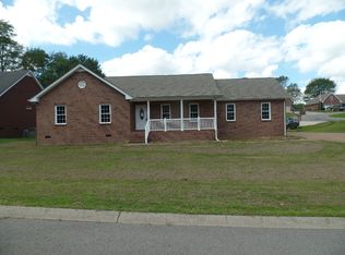 458 Robins Trl, Westmoreland, TN 37186