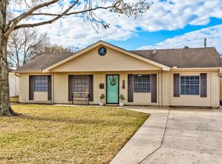 624 S 2nd St, Nederland, TX 77627