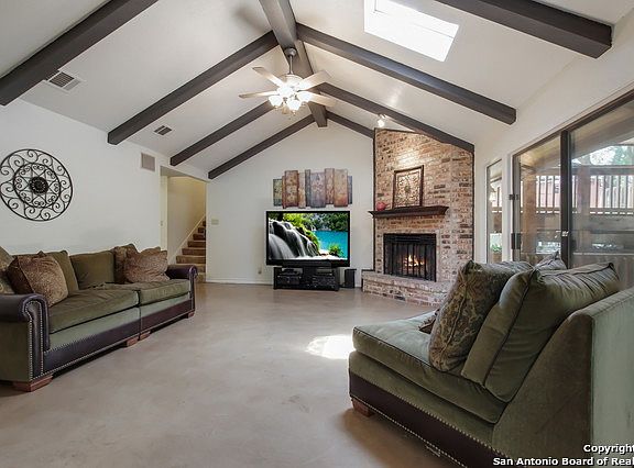 5th image of 314 Twisted Wood Dr