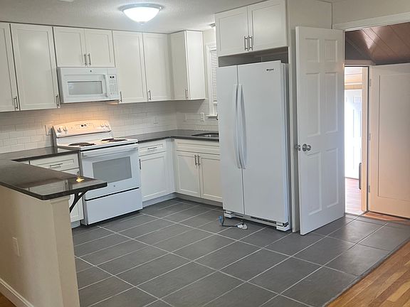 4th image of 42 Leverett Ave #1