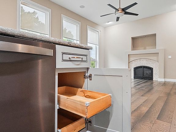 5th image of 2205 Oak Harbor Ct