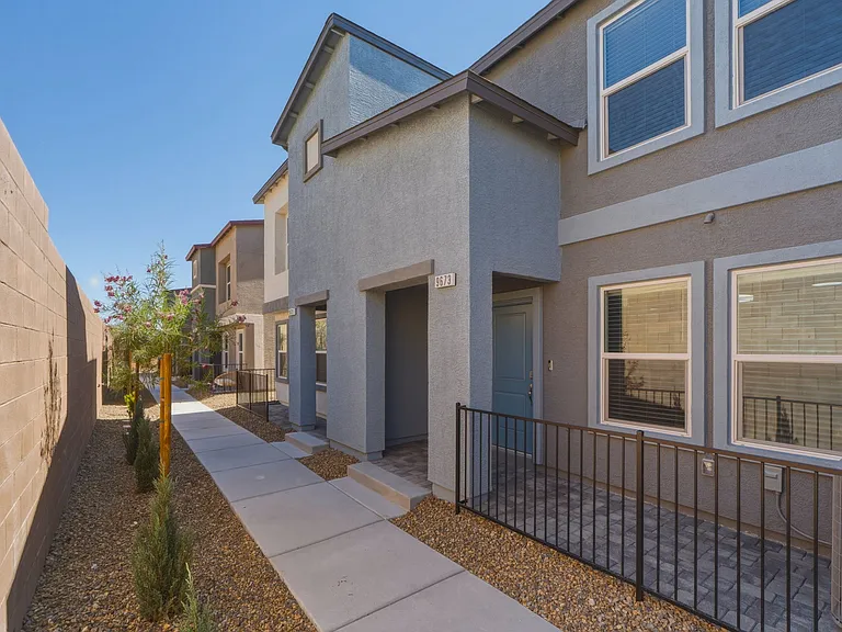 9673 Horseshoe Canyon St — Photo 33