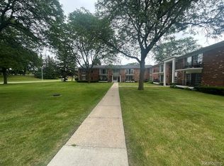 436 Fox Hills Dr S APT 5, Bloomfield Hills, MI 48304