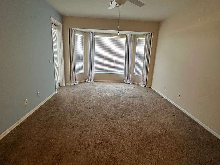 13988 Village Creek Dr — Photo 12