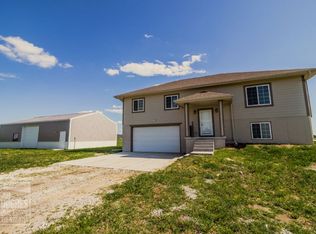 19775 Mayfield Cir, Pacific Jct, IA 51561