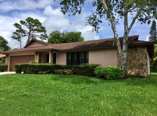 1362 Riverside Dr, Tarpon Springs, FL 34689