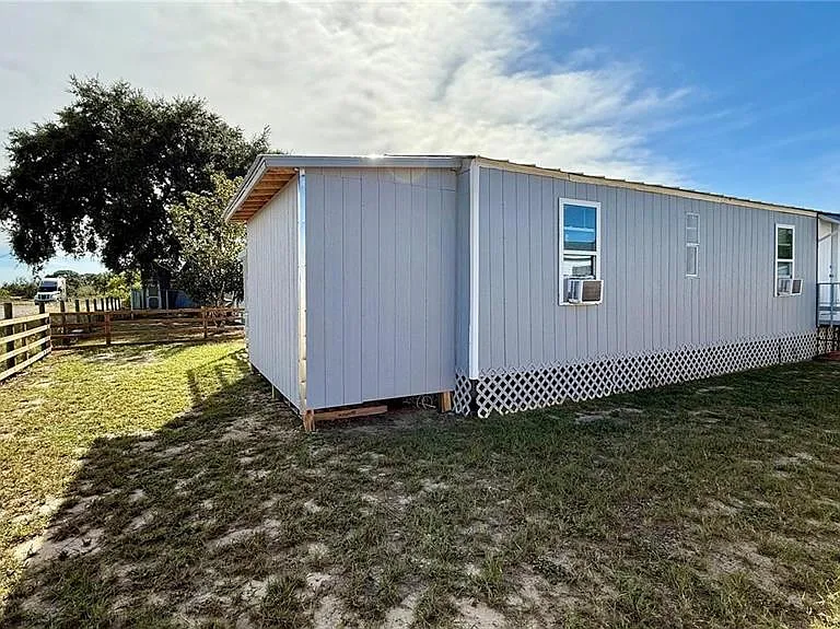 639 Ellison Pkwy — Photo 17
