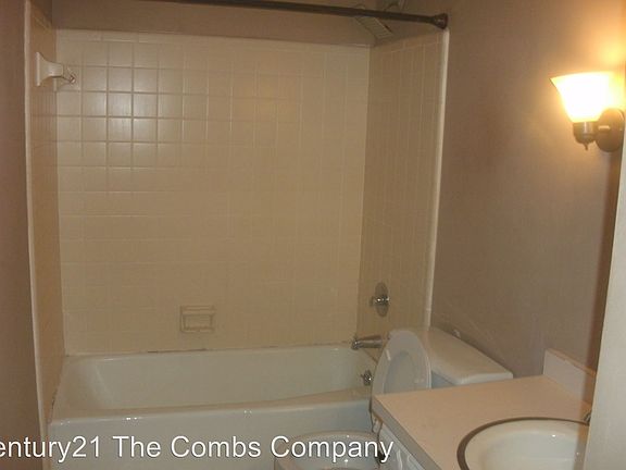 5th image of 2833 Berkley Dr