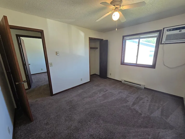 4727 Fairfax St — Photo 8