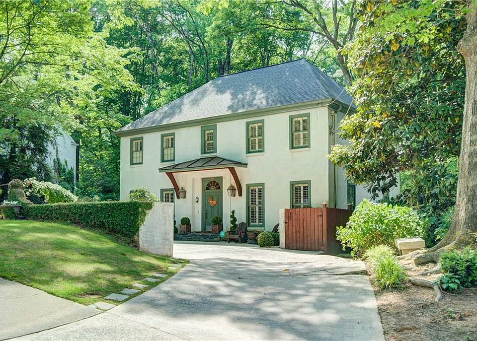 2nd image of 2366 Christophers Walk NW