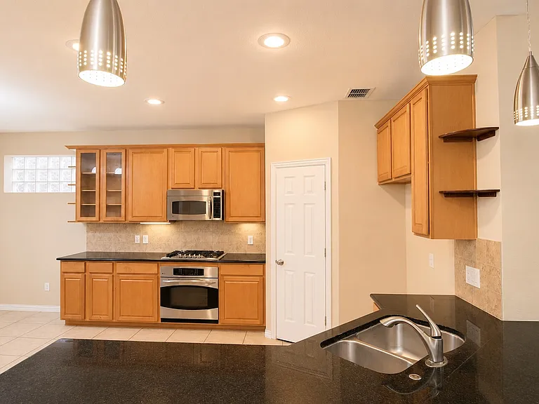9829 Lightcatcher Dr — Photo 6