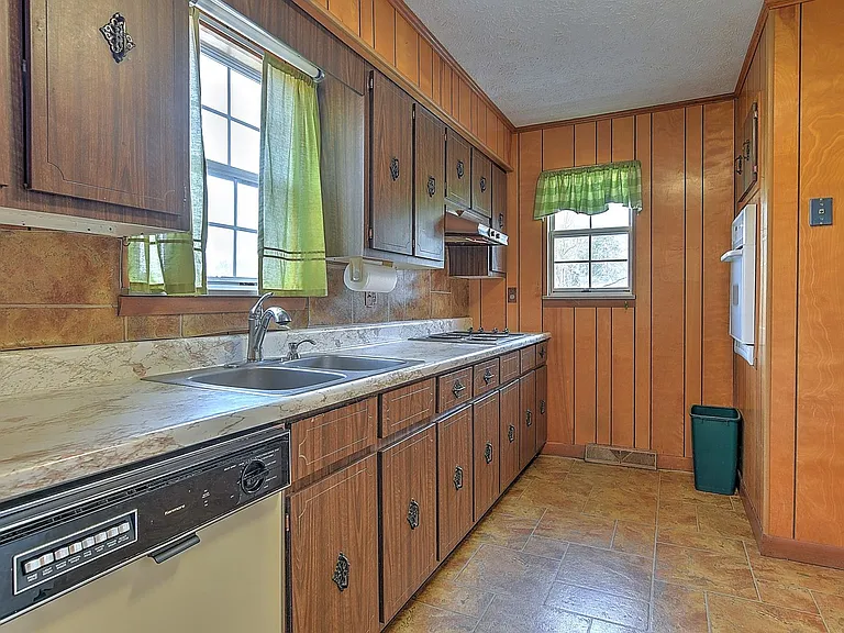 4660 Kingsport Hwy — Photo 2
