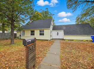 63 Peer St, Springfield, MA 01109