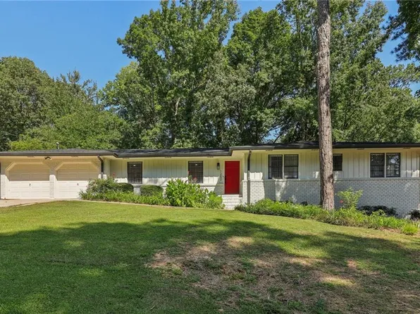 1252 Seven Springs Cir, Marietta, GA 30068