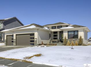 18308 Merion Dr, Omaha, NE 68136