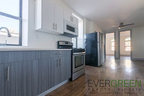 Rented by Evergreen Apartments BK | media 1