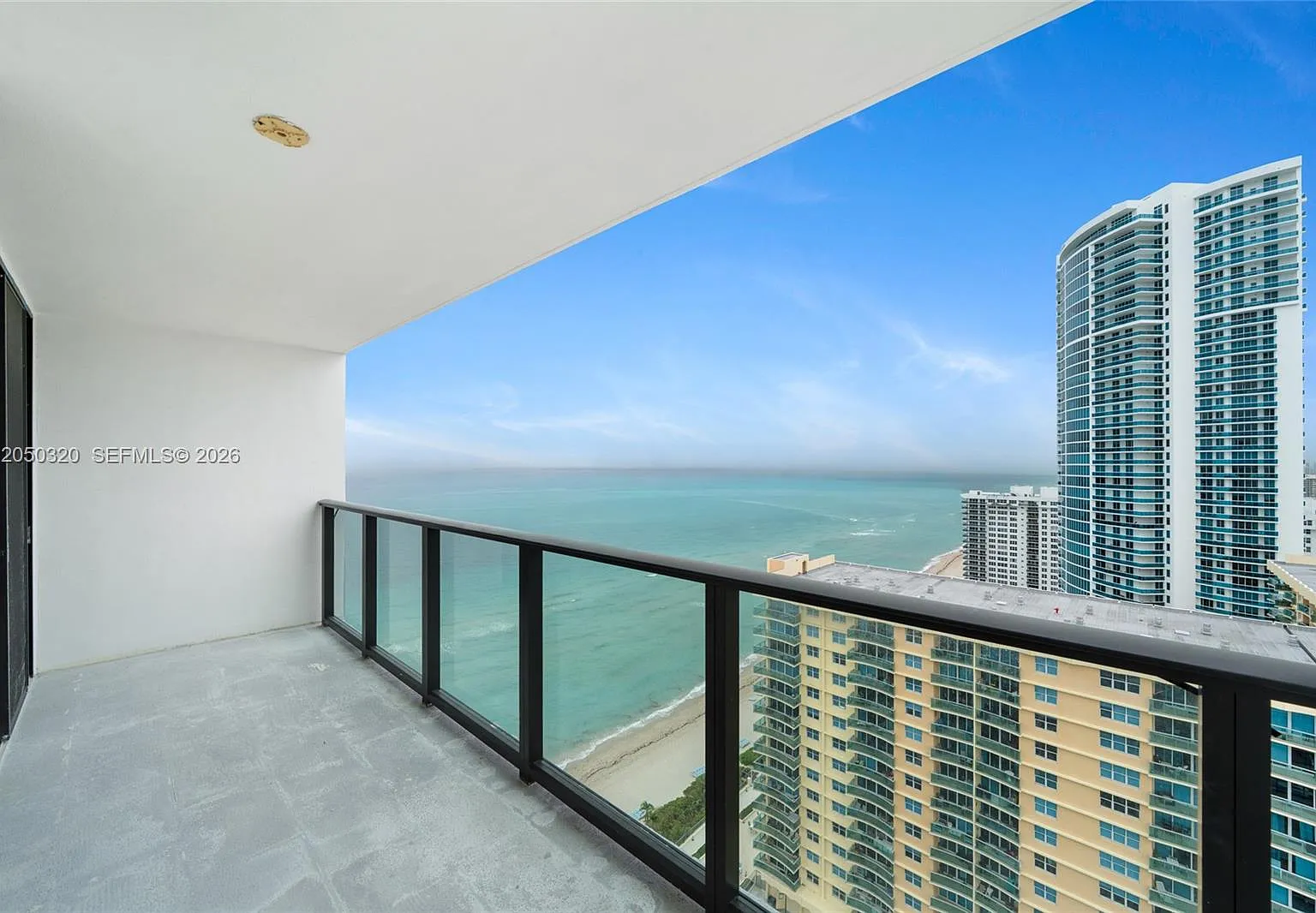 Catania Condo — Photo 1