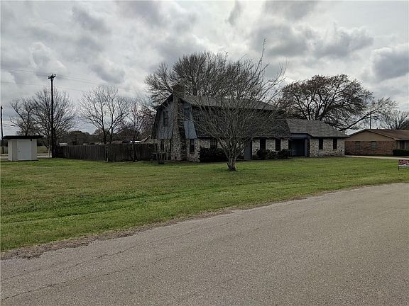 3rd image of 118 Frost Creek Ave