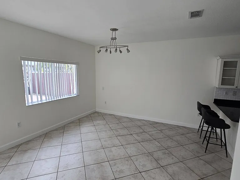 15826 SW 138th Ter — Photo 9
