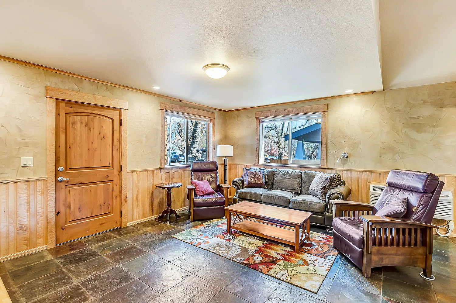 2 bed, 1200 sqft, $3,200 — Photo 2