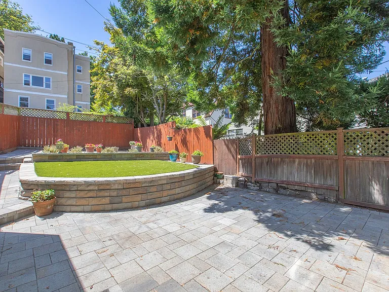 80 Castenada Ave — Photo 17