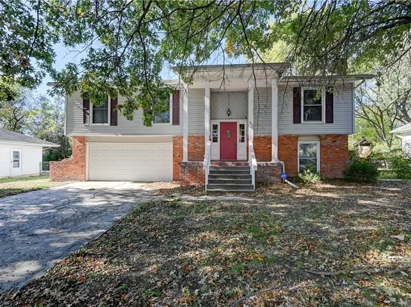 942 Ridge Dr, Warrensburg, MO 64093